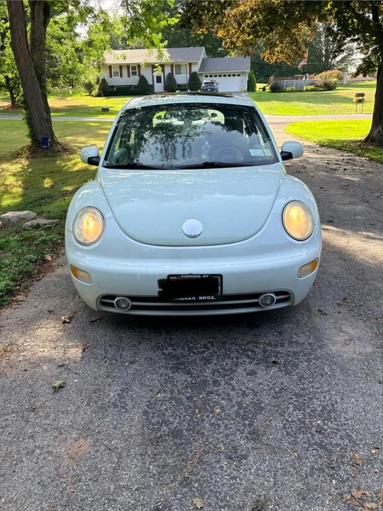 2003 Volkswagen New Beetle - Image 2 of 4