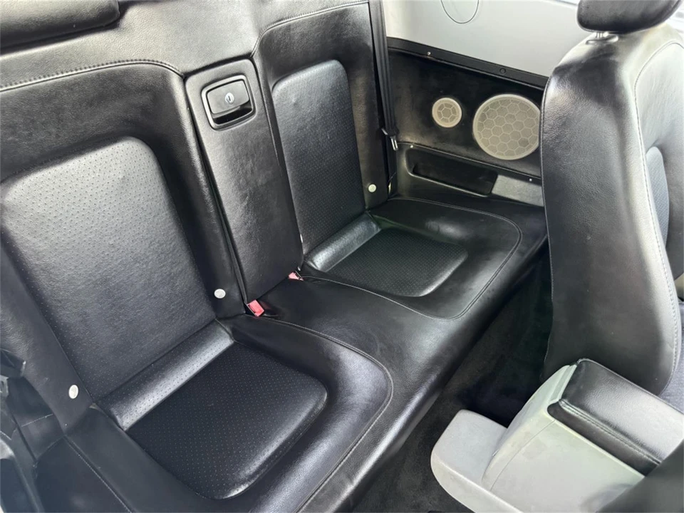 2003 Volkswagen New Beetle - Image 9 of 10