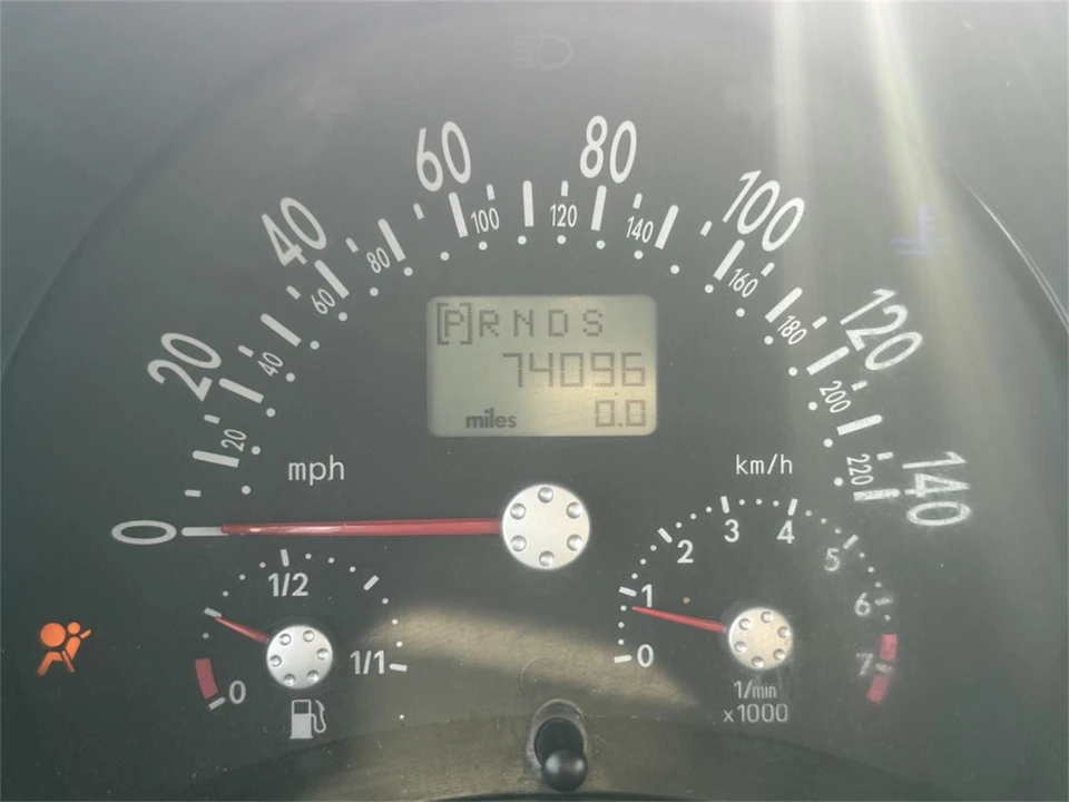 2003 Volkswagen New Beetle - Image 10 of 10