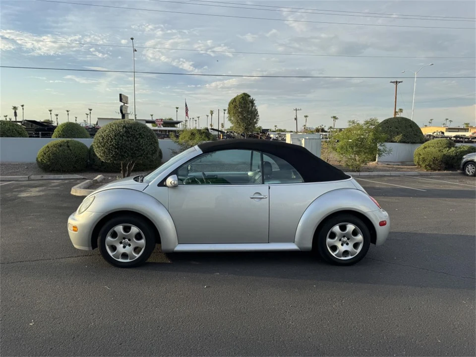 2003 Volkswagen New Beetle - Image 4 of 10
