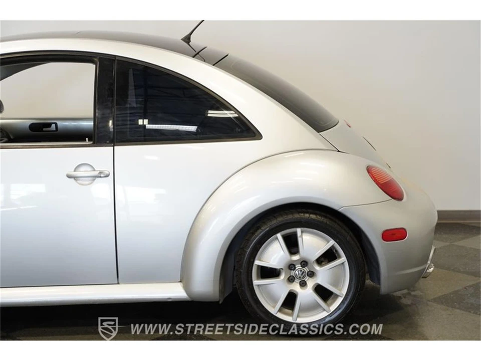 2003 Volkswagen New Beetle - Image 25 of 31