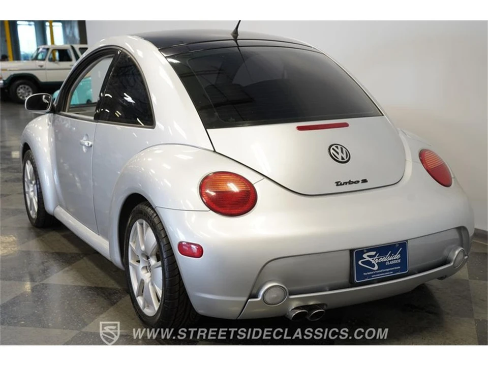 2003 Volkswagen New Beetle - Image 10 of 31