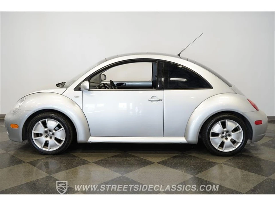 2003 Volkswagen New Beetle - Image 2 of 31