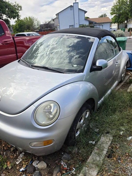 2003 Volkswagen New Beetle - Image 3 of 5