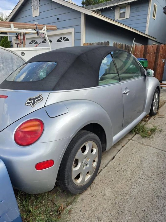 2003 Volkswagen New Beetle - Image 4 of 5