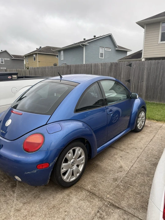 2003 Volkswagen New Beetle - Image 2 of 16