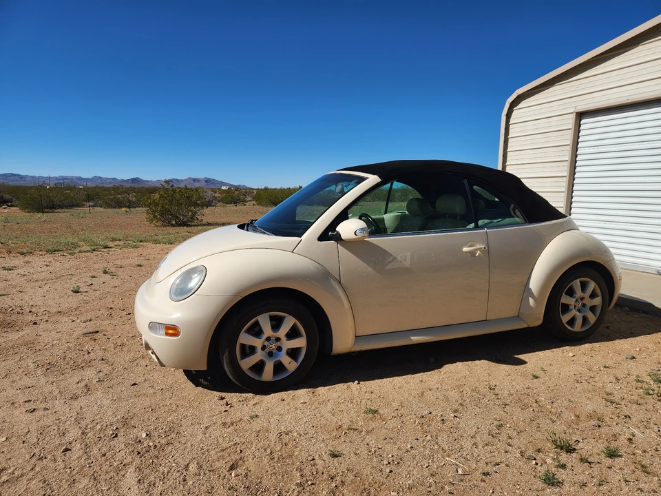 2003 Volkswagen New Beetle - Image 8 of 21
