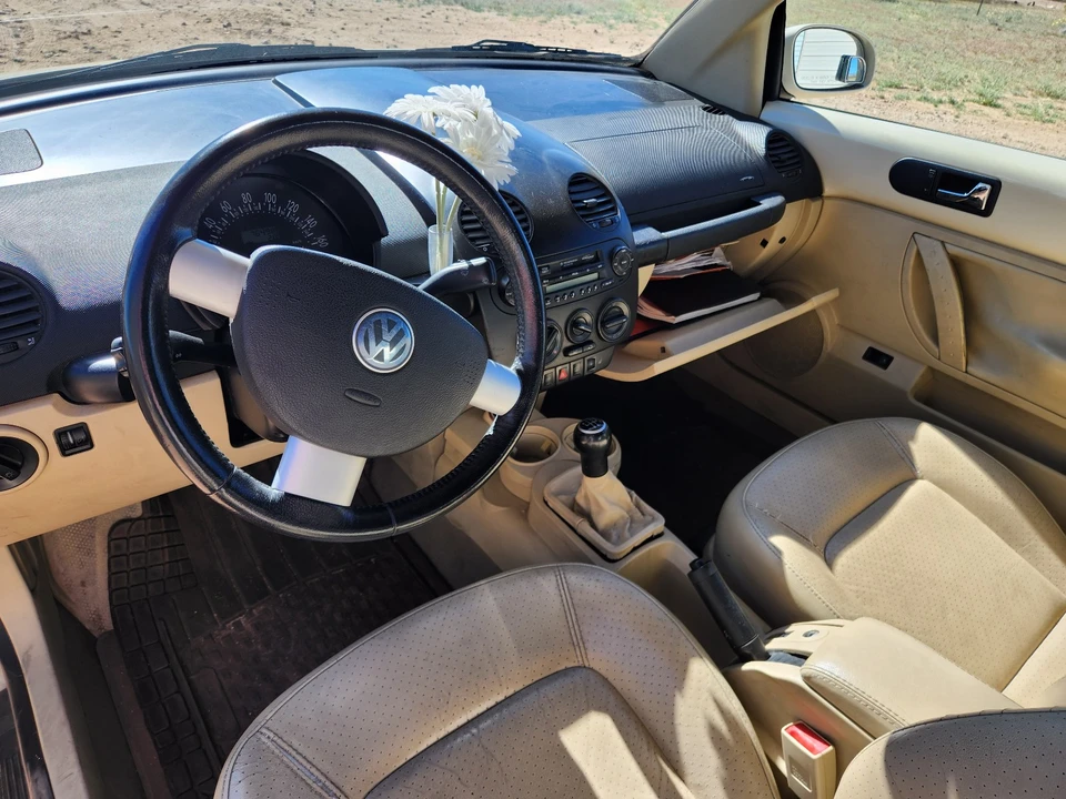 2003 Volkswagen New Beetle - Image 19 of 21