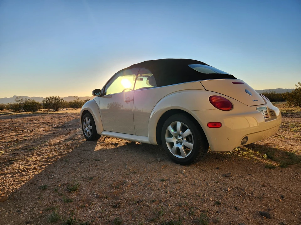 2003 Volkswagen New Beetle - Image 2 of 21