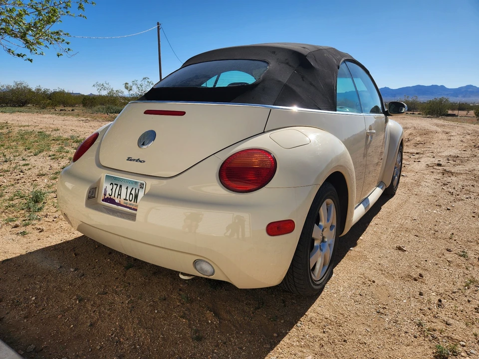 2003 Volkswagen New Beetle - Image 12 of 21