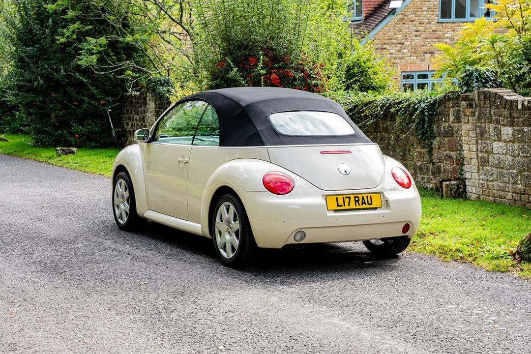 2003 Volkswagen New Beetle - Image 9 of 30