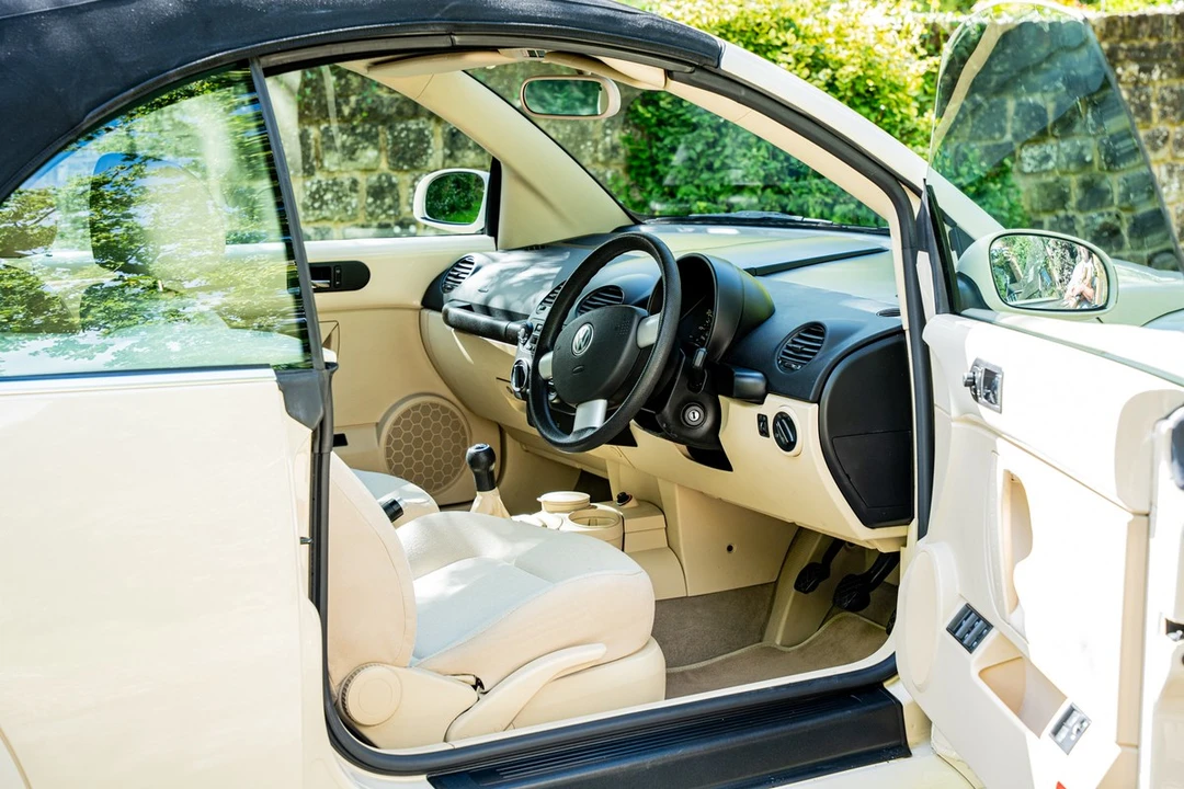 2003 Volkswagen New Beetle - Image 16 of 30