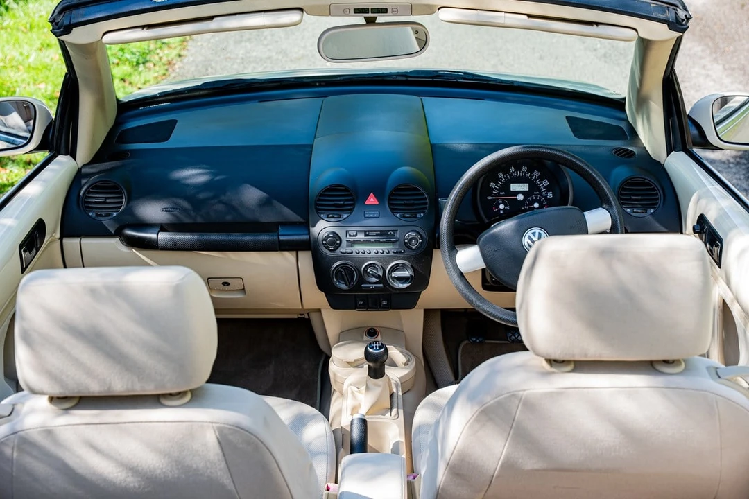 2003 Volkswagen New Beetle - Image 17 of 30