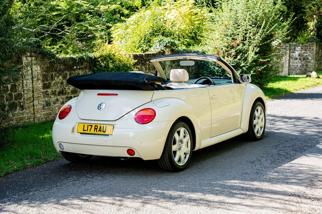 2003 Volkswagen New Beetle - Image 2 of 30