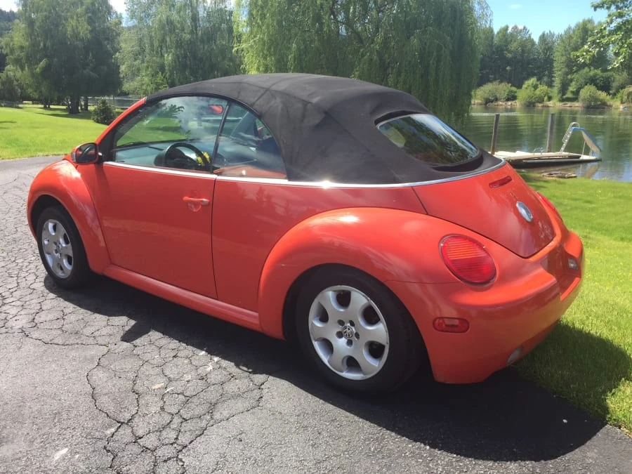 2003 Volkswagen New Beetle - Image 2 of 12