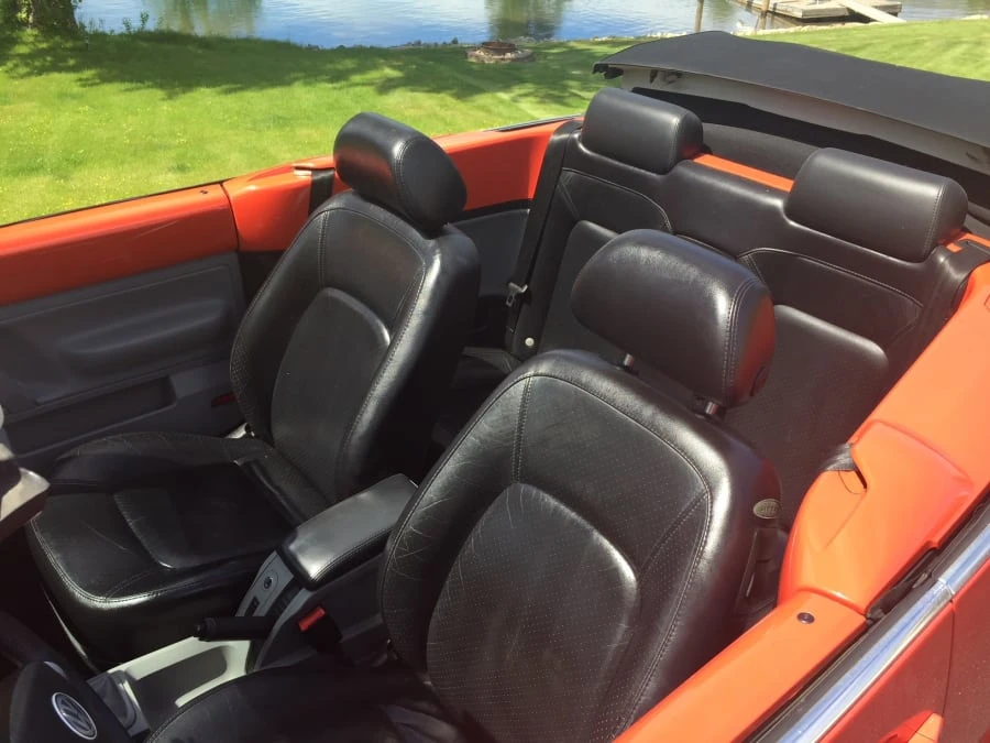 2003 Volkswagen New Beetle - Image 6 of 12