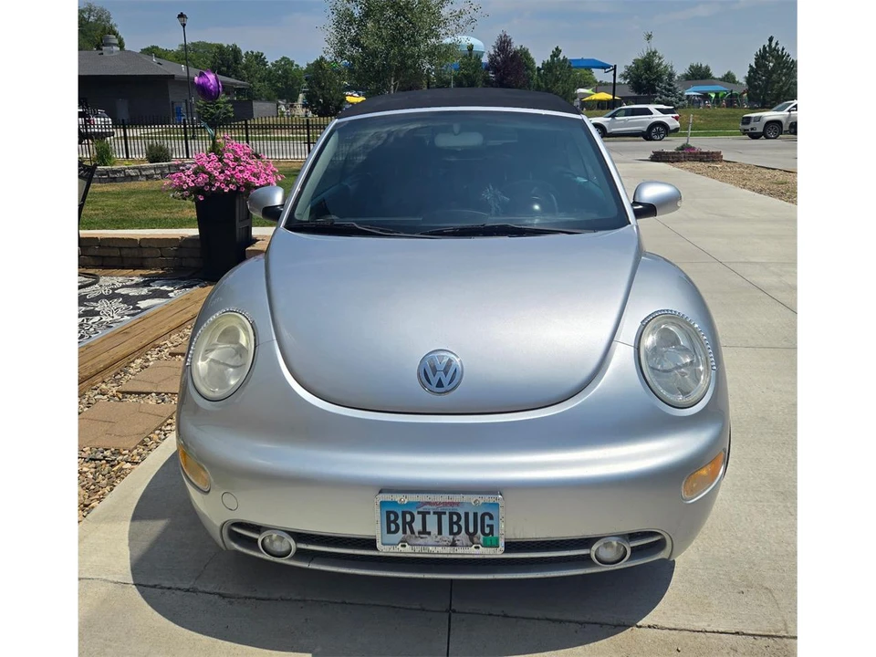 2003 Volkswagen New Beetle - Image 2 of 9