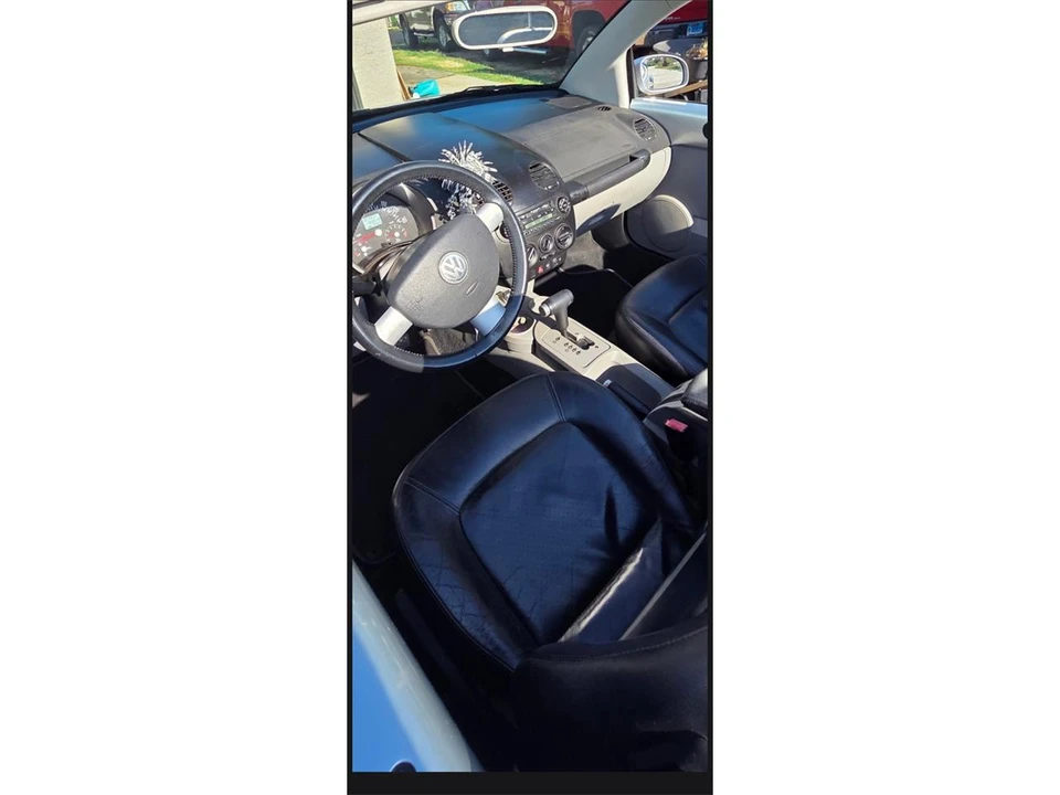2003 Volkswagen New Beetle - Image 8 of 9