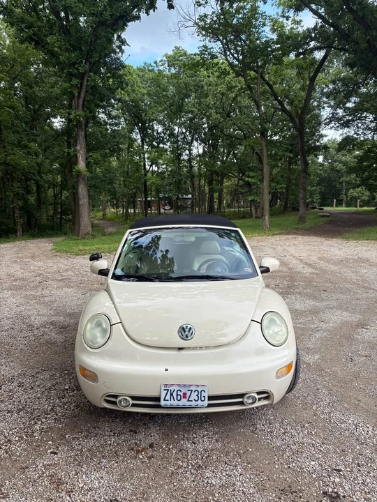 2003 Volkswagen New Beetle - Image 2 of 11