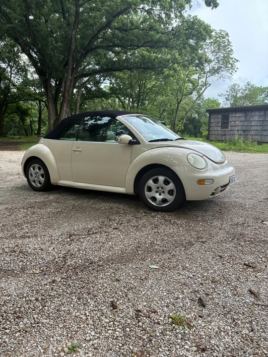 2003 Volkswagen New Beetle - Image 3 of 11