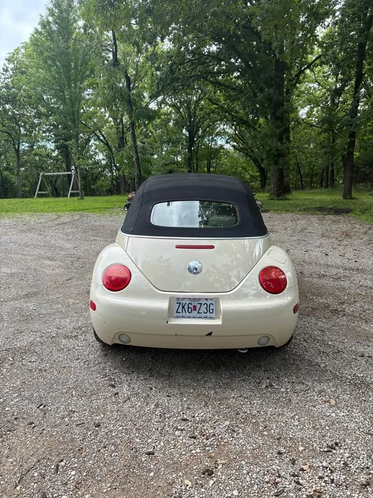 2003 Volkswagen New Beetle - Image 5 of 11