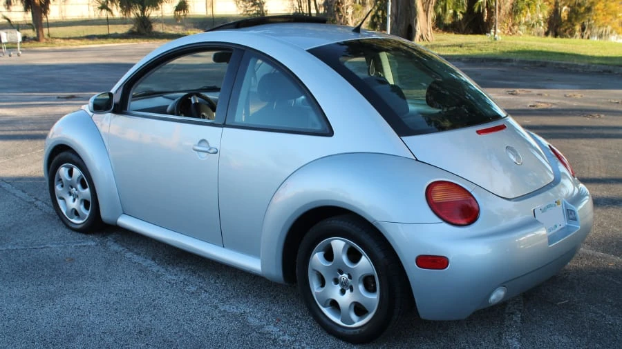 2003 Volkswagen New Beetle - Image 2 of 9