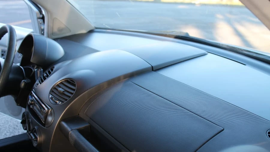 2003 Volkswagen New Beetle - Image 3 of 9