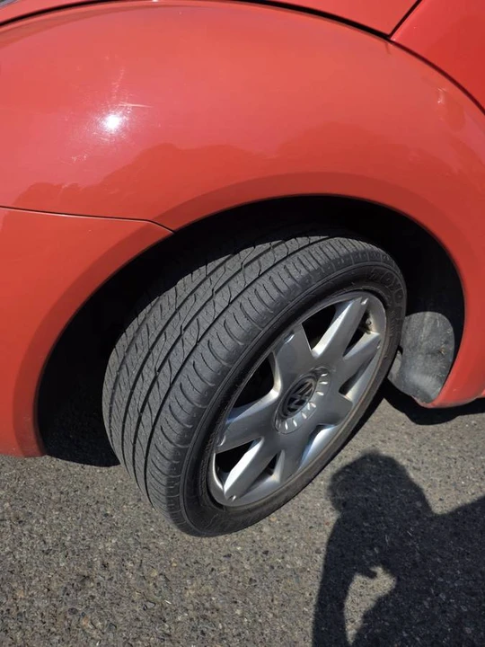 2003 Volkswagen New Beetle - Image 23 of 24