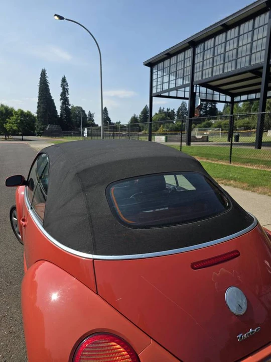 2003 Volkswagen New Beetle - Image 17 of 24