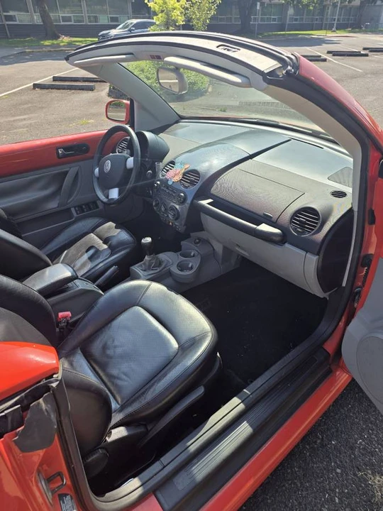 2003 Volkswagen New Beetle - Image 13 of 24