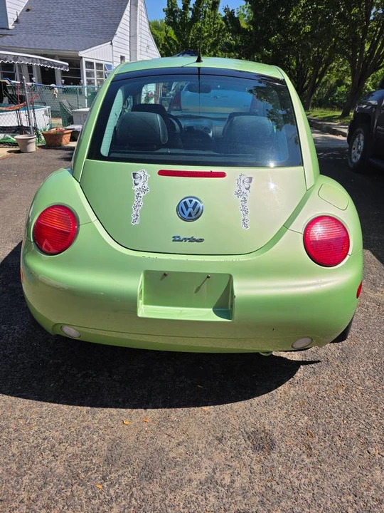 2003 Volkswagen New Beetle - Image 10 of 11