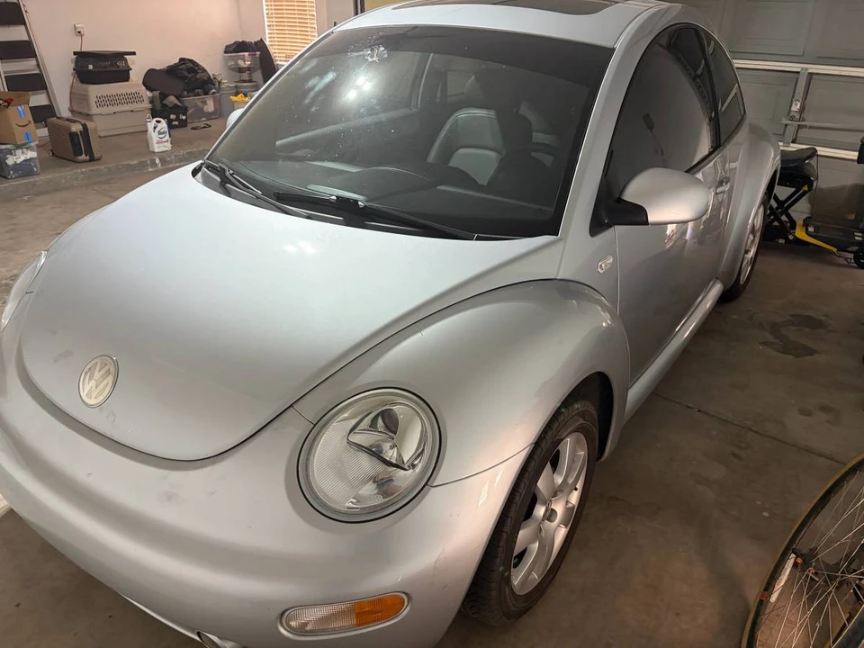 2003 Volkswagen New Beetle - Image 2 of 6