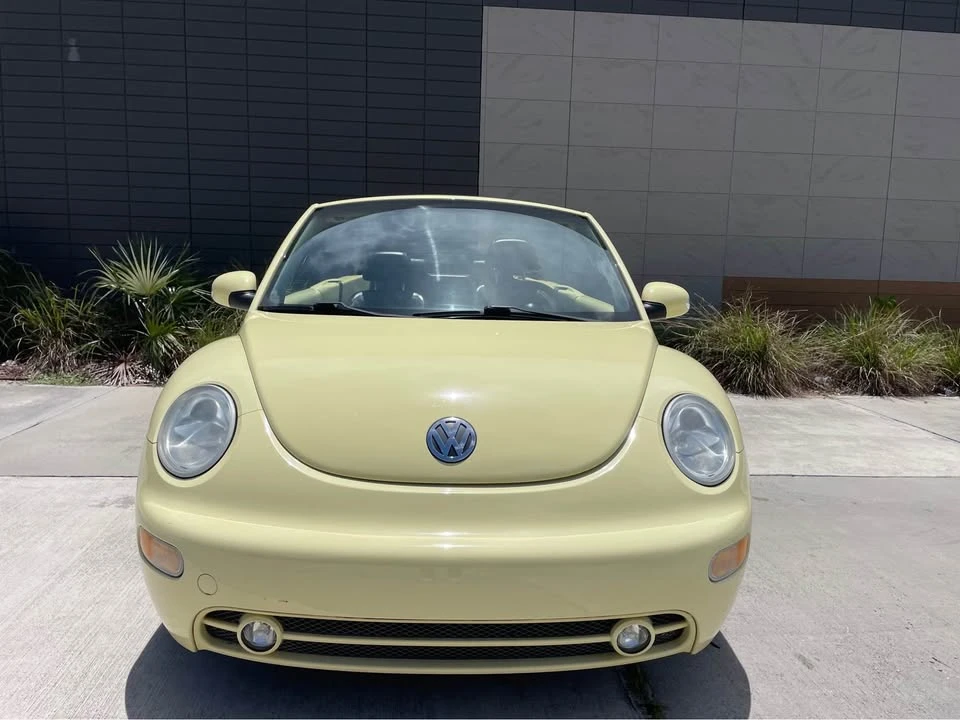 2003 Volkswagen Beetle (1980-2003) - Image 2 of 11