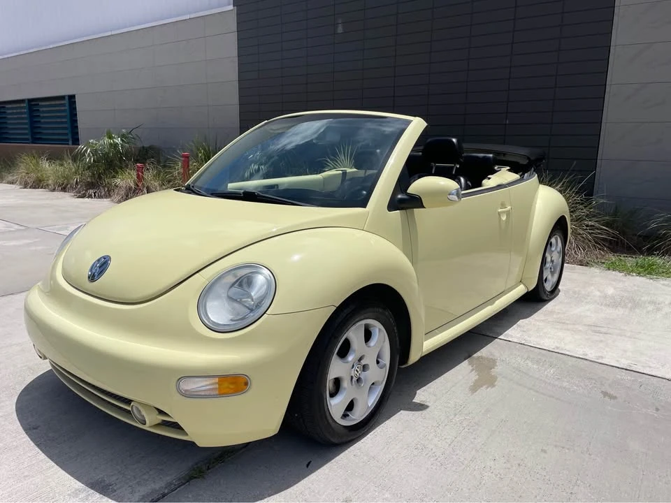 2003 Volkswagen Beetle (1980-2003) - Image 3 of 11