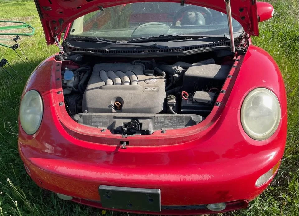 2003 Volkswagen Beetle (1980-2003) - Image 2 of 2