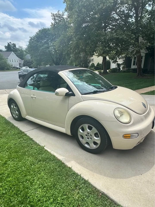 2003 Volkswagen New Beetle - Image 2 of 5