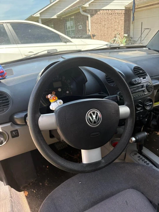 2003 Volkswagen New Beetle - Image 3 of 5