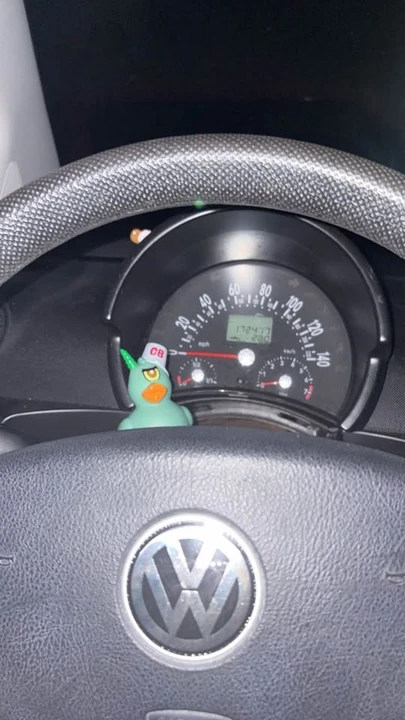 2003 Volkswagen New Beetle - Image 2 of 5
