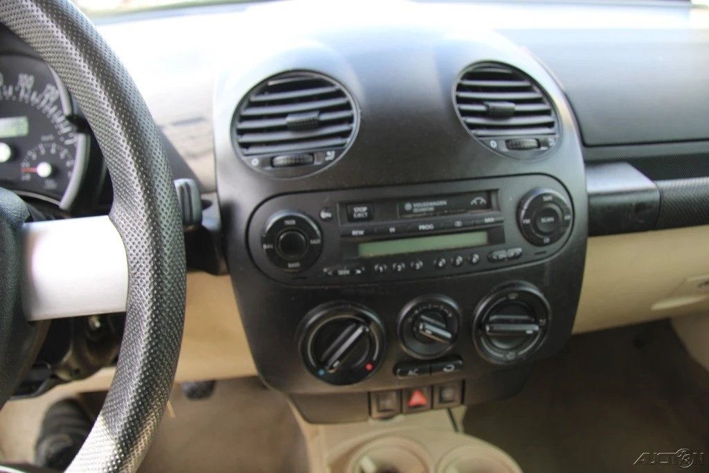 2003 Volkswagen New Beetle - Image 18 of 21
