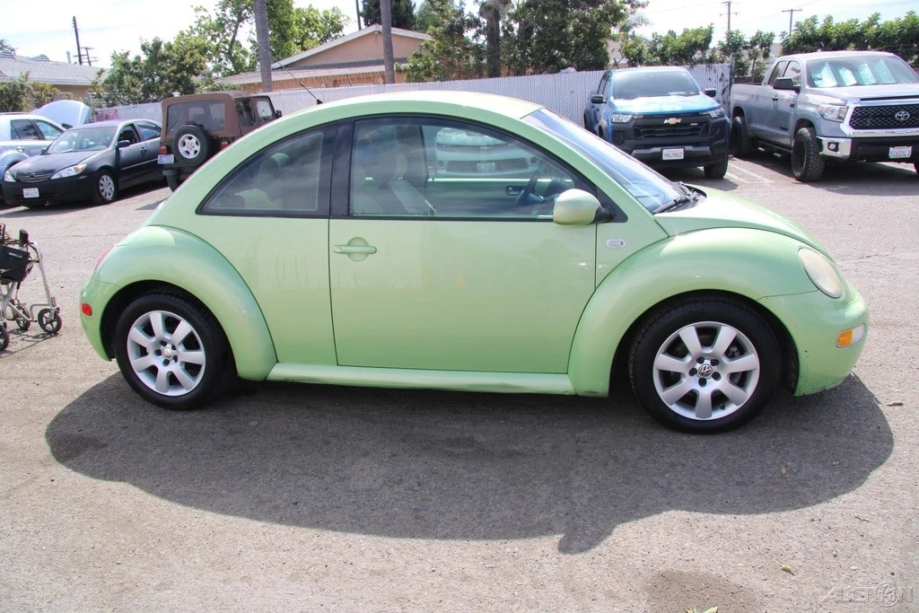 2003 Volkswagen New Beetle - Image 9 of 21