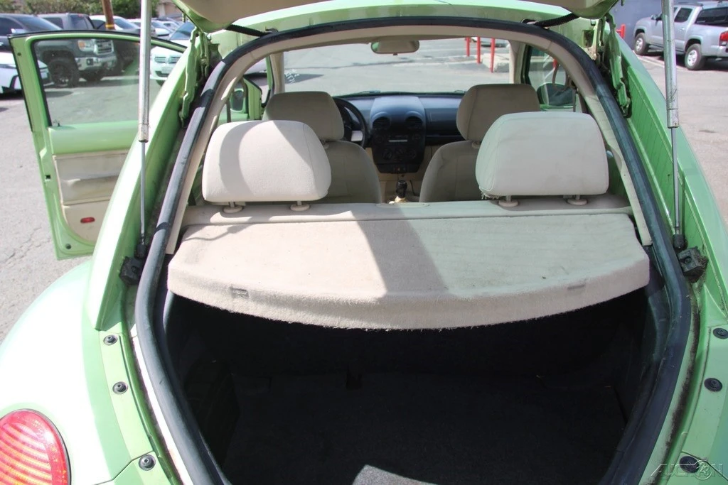 2003 Volkswagen New Beetle - Image 21 of 21