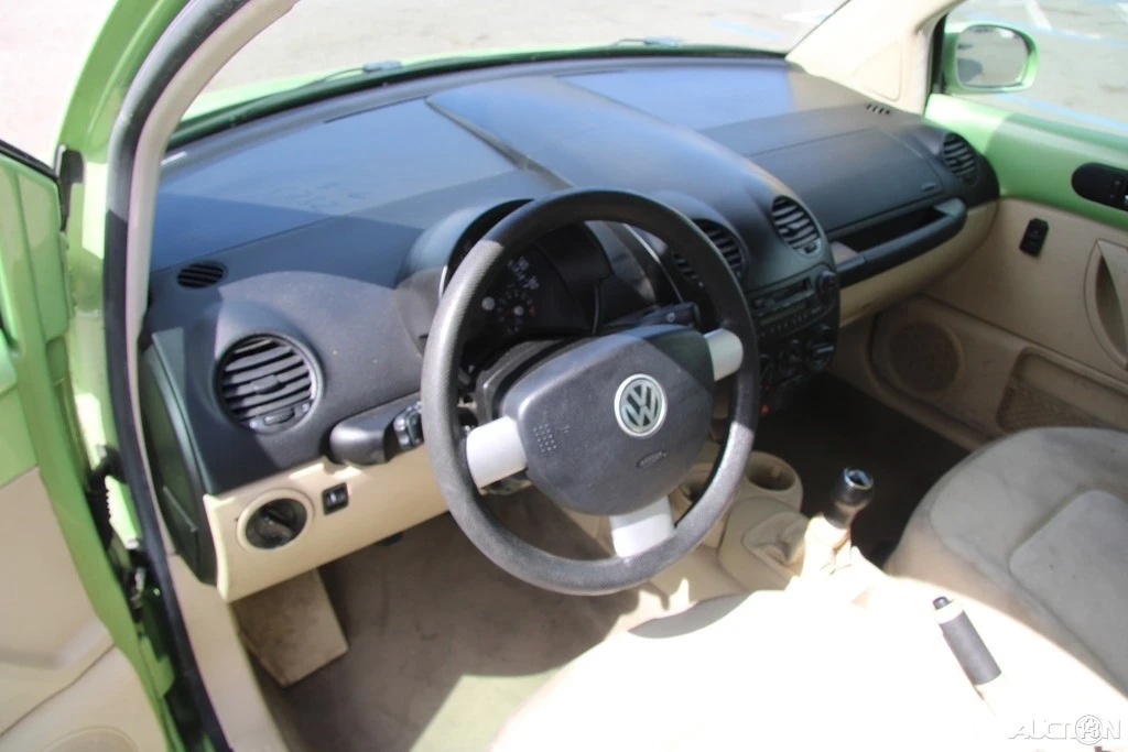 2003 Volkswagen New Beetle - Image 15 of 21