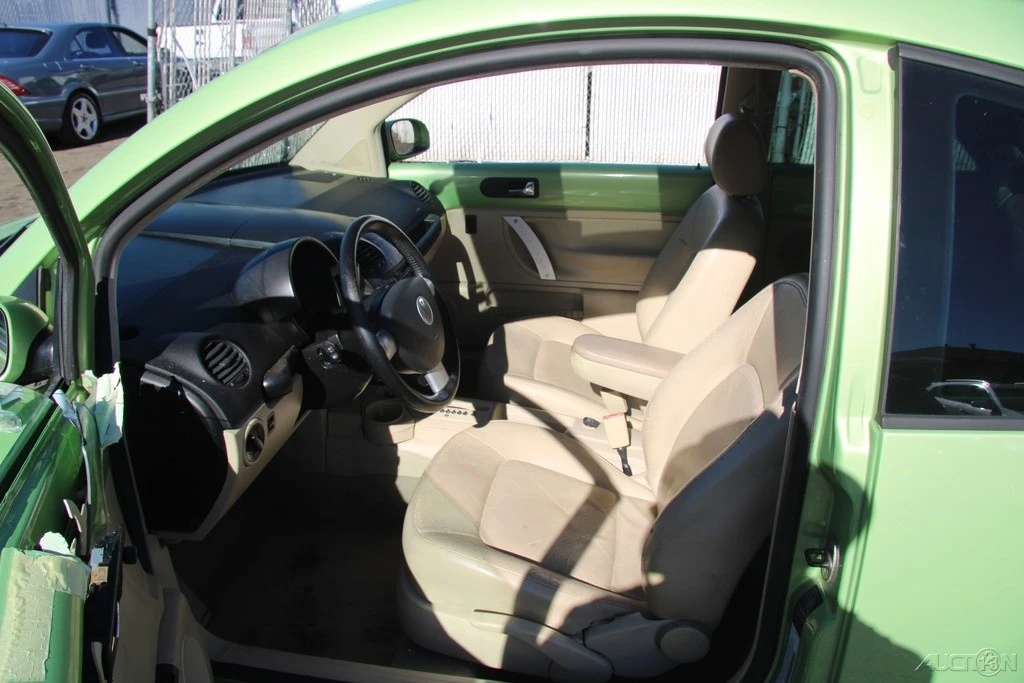 2003 Volkswagen New Beetle - Image 12 of 21