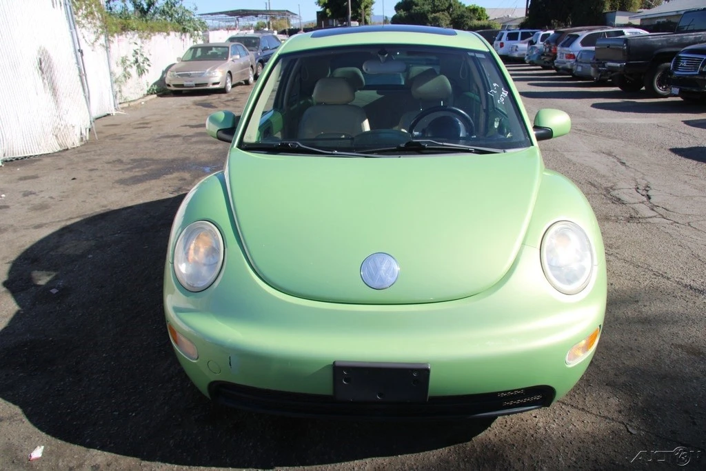 2003 Volkswagen New Beetle - Image 9 of 21