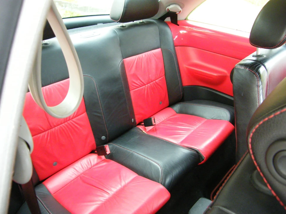2003 Volkswagen New Beetle - Image 16 of 19