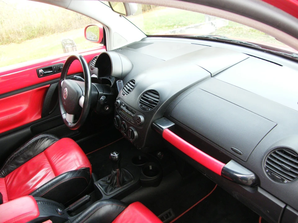 2003 Volkswagen New Beetle - Image 17 of 19