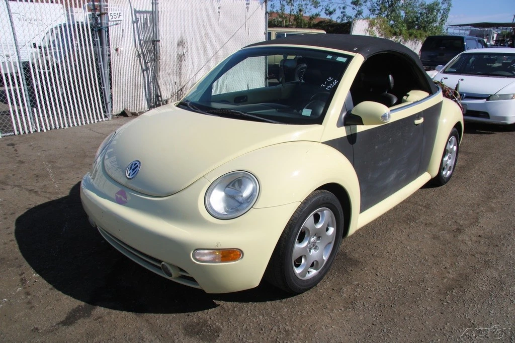 2003 Volkswagen New Beetle - Image 2 of 21