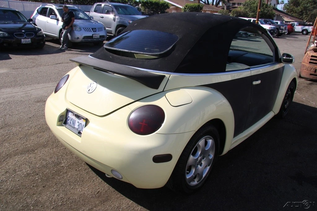 2003 Volkswagen New Beetle - Image 6 of 21