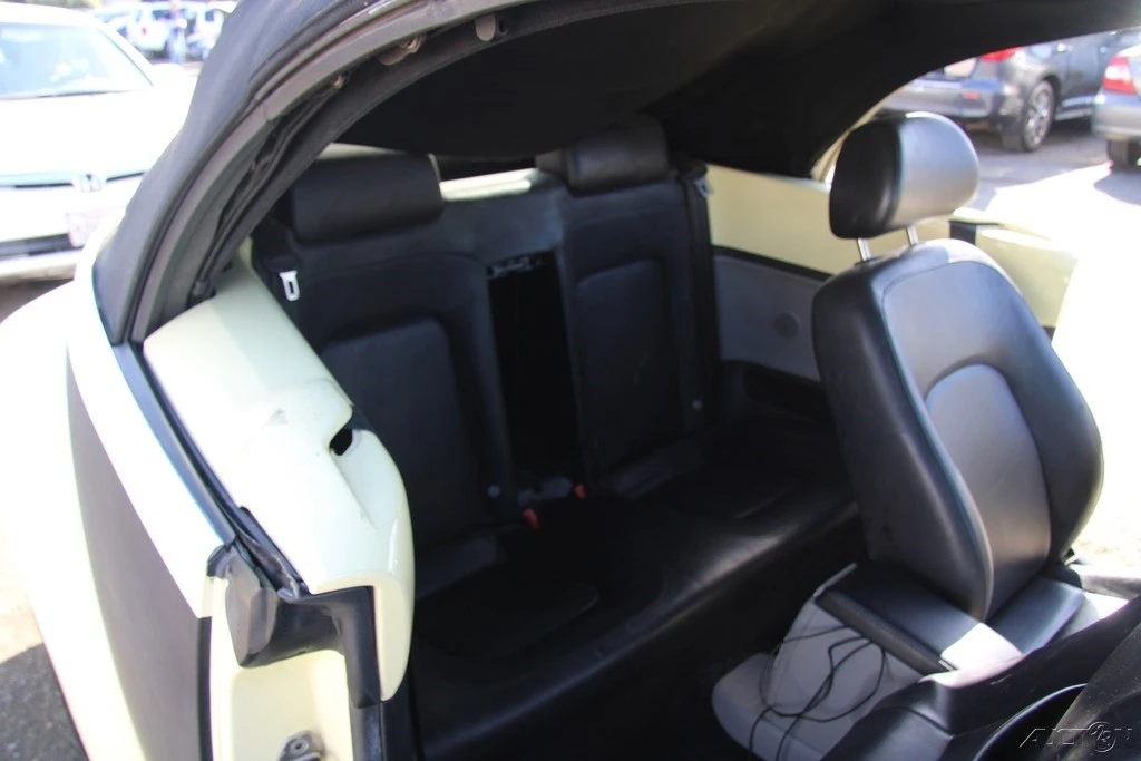 2003 Volkswagen New Beetle - Image 20 of 21