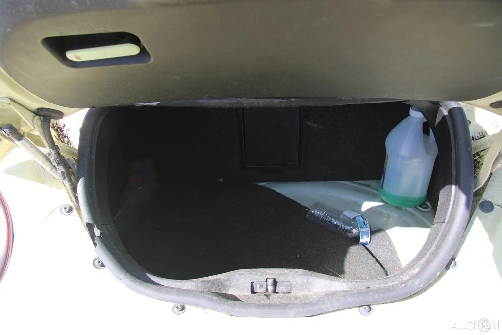 2003 Volkswagen New Beetle - Image 19 of 21